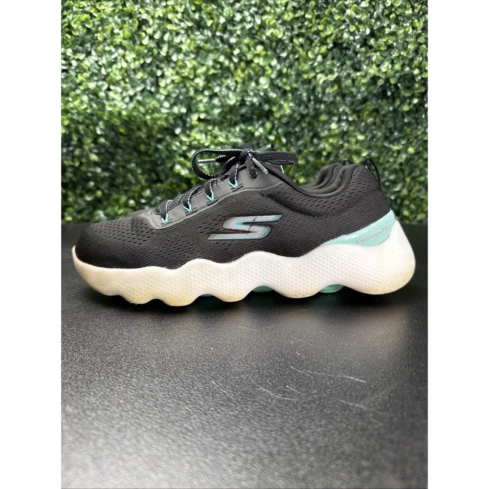 SKECHERS Women's Mesh Lace Up Athletic Sneakers Size 8 Black White Blue